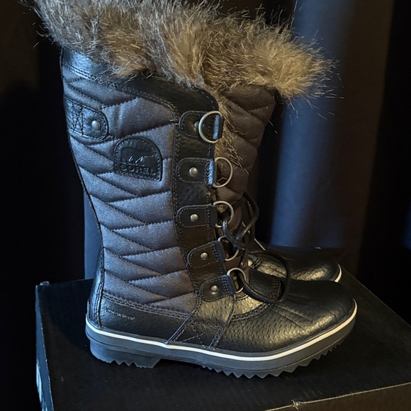 Sorel Shoes - Sorel Women's Black and Brown Winter Boots